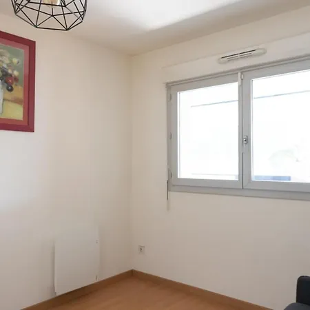 Spacious Just Outside Paris Apartman Pantin